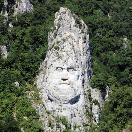 Todor Apartmani Kladovo Bagian luar foto